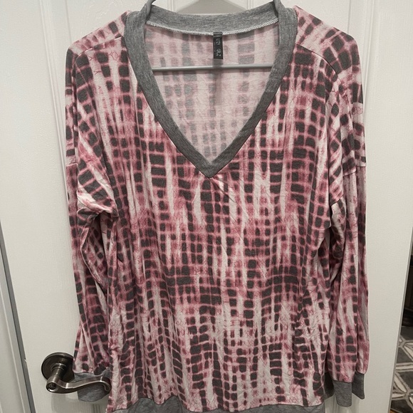 Glitzy girl Tops - Glitzy girls pull over top V-neck large